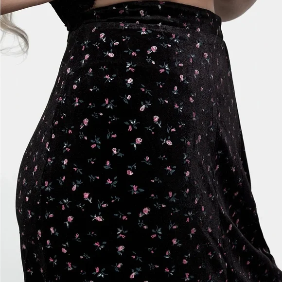 Disturbia Woe Midi Split Skirt - Picture 7 of 9